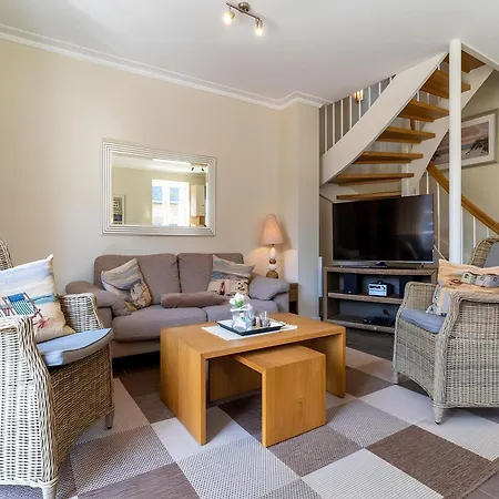 Holiday home Doppelhaushaelfte In Ruhiger Lage, Cleaning Included