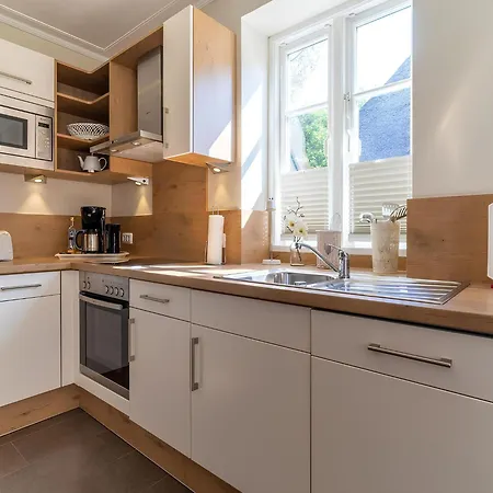 Doppelhaushaelfte In Ruhiger Lage, Cleaning Included * Böhl